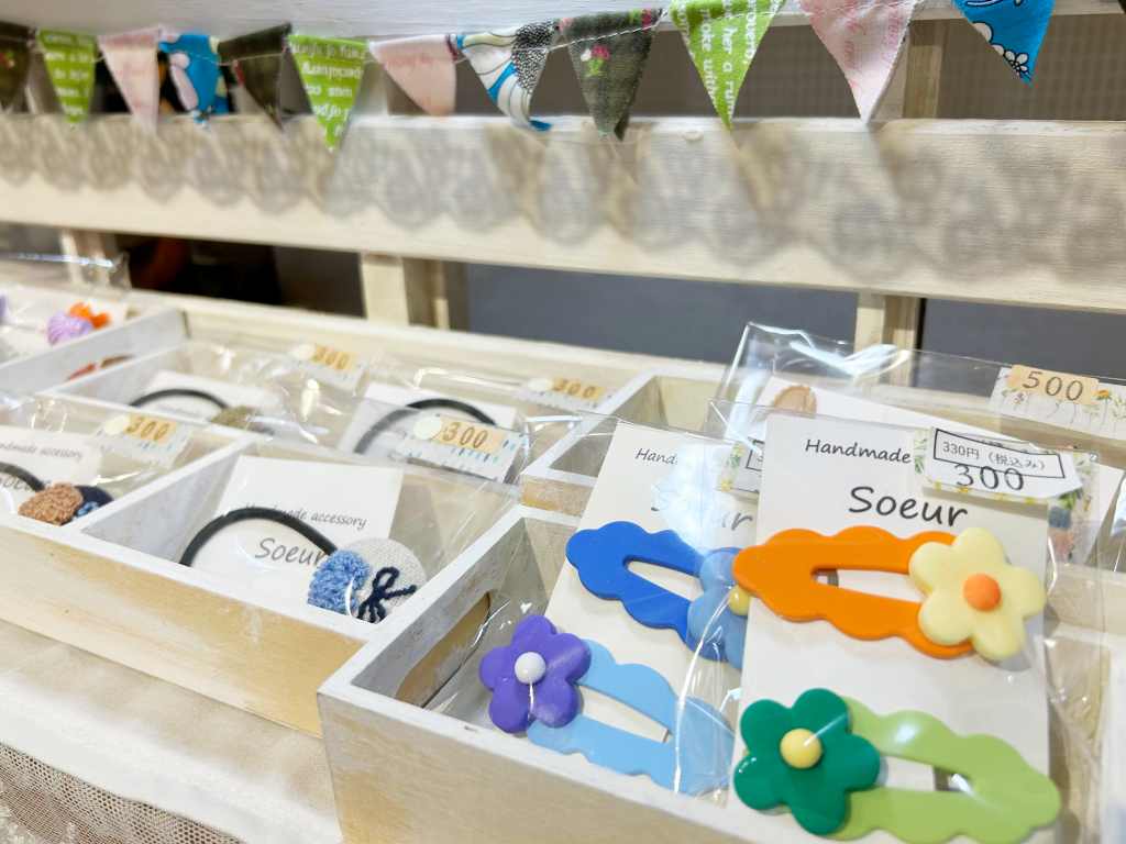 handmade accessory soeur（スール）の店内写真-003　髪飾り