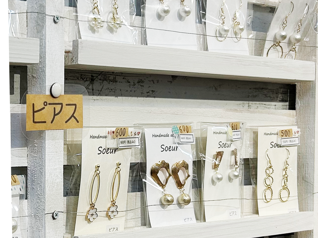 handmade accessory soeur（スール）の店内写真-008　ピアス